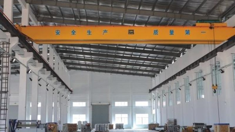 桥式与门式起重机：成本考量背后的技术考量**
